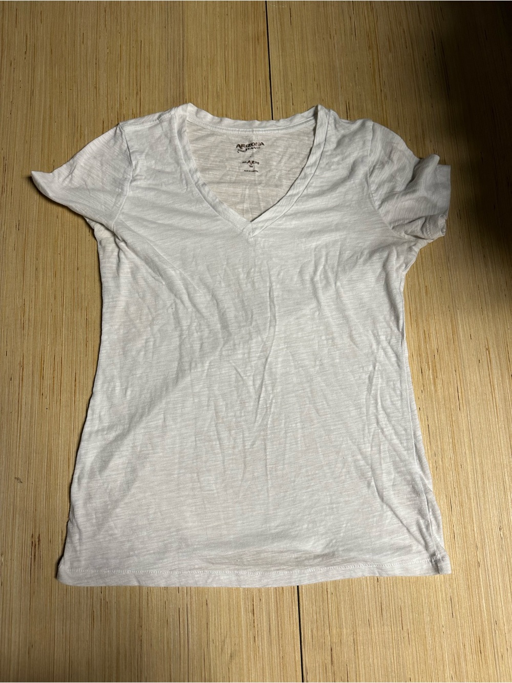 Arizona Jean Company Women's White V-Neck Short Sleeve Tee